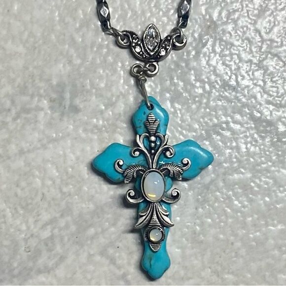 Sweet Romance Turquoise & Opal Stone Necklace - Picture 3 of 4